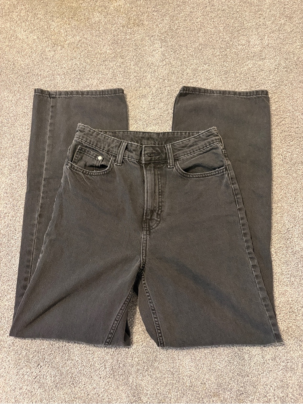 H&M Women's Straight-Leg Jeans in Washed Black - Picture 2 of 4